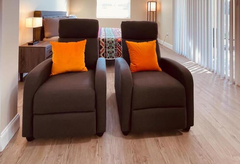 بنسيون White Orchid Apartments