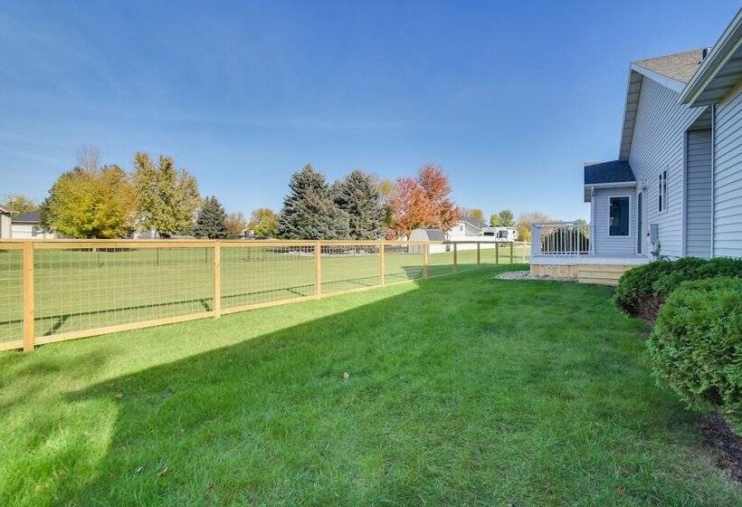 5 Mi To Dtwn: Pet Friendly  Wheatland Twin  Home!