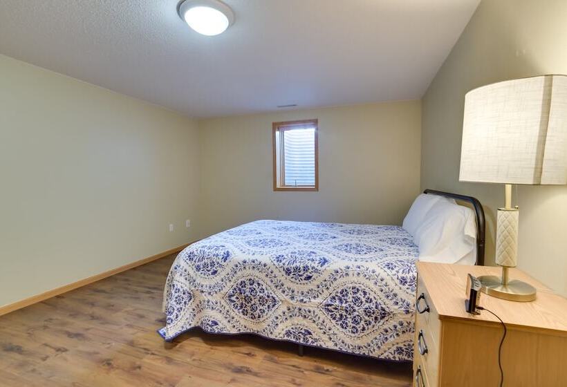 5 Mi To Dtwn: Pet Friendly  Wheatland Twin  Home!