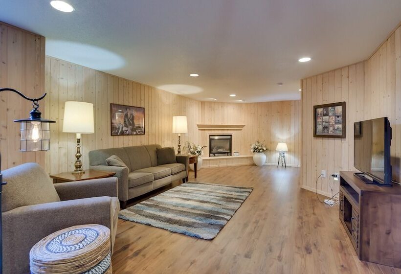 5 Mi To Dtwn: Pet Friendly  Wheatland Twin  Home!