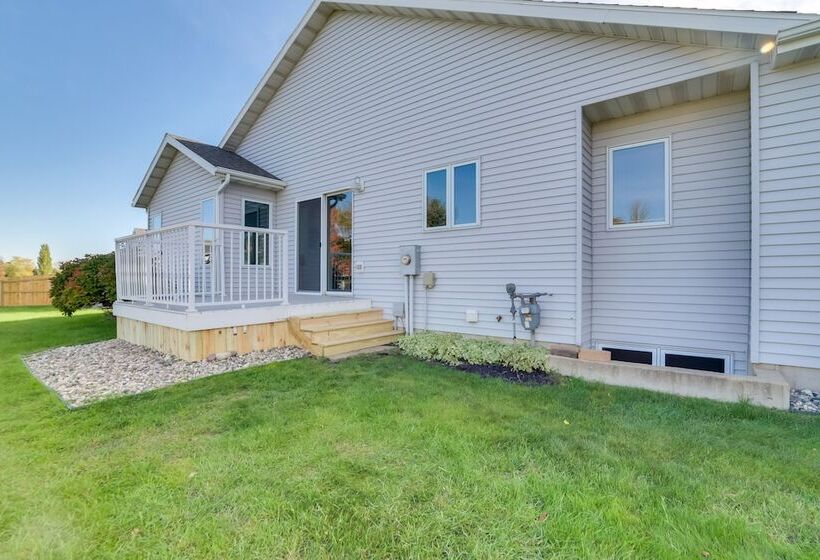 5 Mi To Dtwn: Pet Friendly  Wheatland Twin  Home!