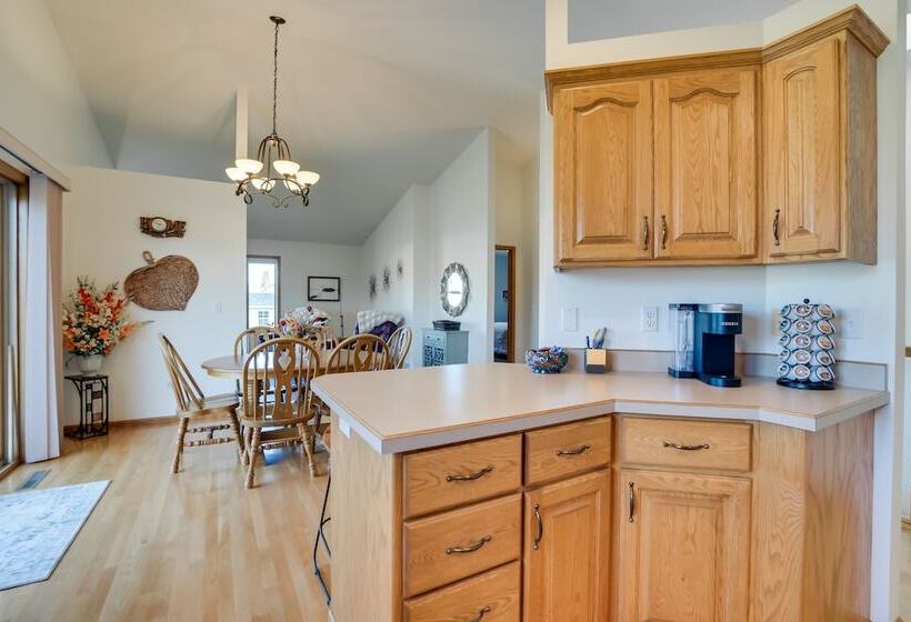 5 Mi To Dtwn: Pet Friendly  Wheatland Twin  Home!