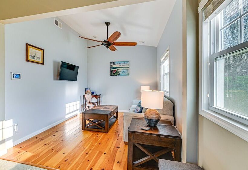 Pet Friendly Honeoye Cottage Rental: Walk To Lake!