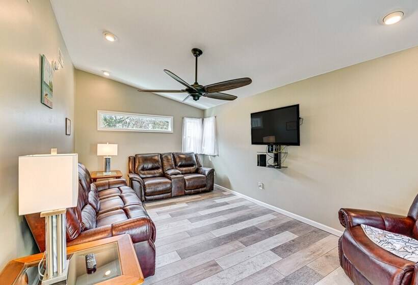 Pet Friendly Honeoye Cottage Rental: Walk To Lake!