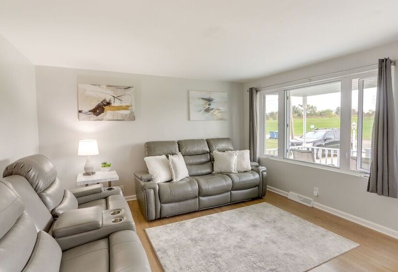 Pet Friendly Lorain Retreat W/ Fenced Yard!