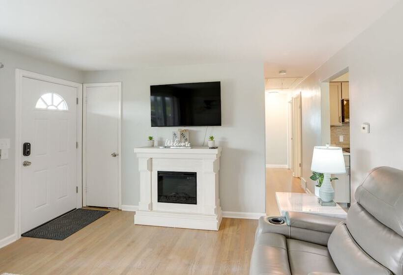 Pet Friendly Lorain Retreat W/ Fenced Yard!