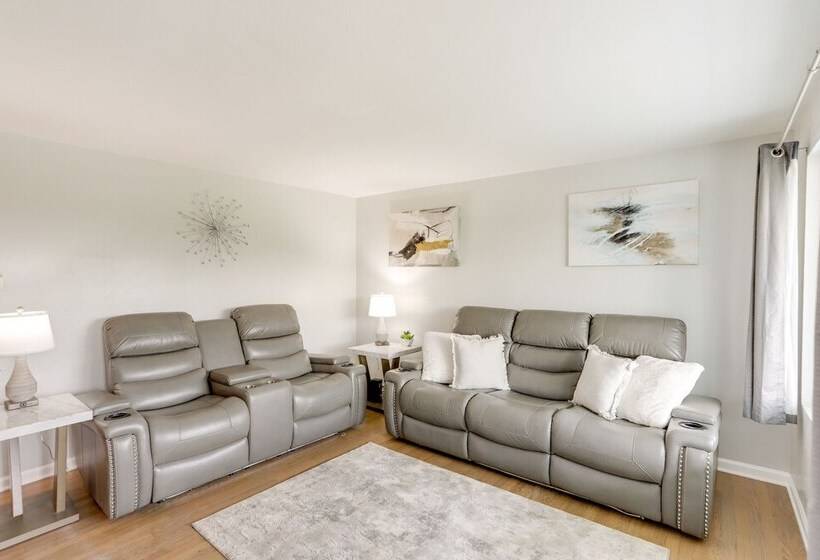 Pet Friendly Lorain Retreat W/ Fenced Yard!