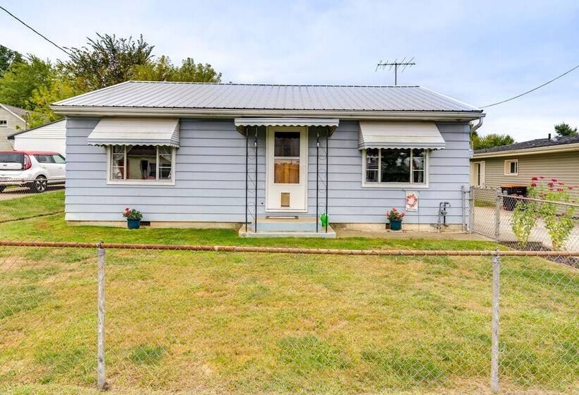 Pet Friendly Ohio Retreat W/ Patio & Fire Pit!