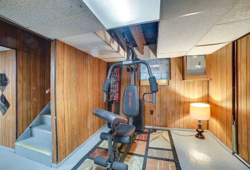 Pet Friendly Pittsburgh Home ~ 9 Mi To Downtown!