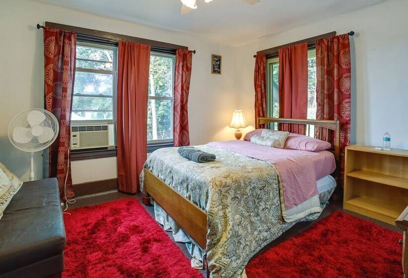 Pet Friendly Pittsburgh Home ~ 9 Mi To Downtown!