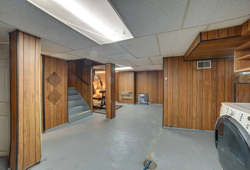 Pet Friendly Pittsburgh Home ~ 9 Mi To Downtown!