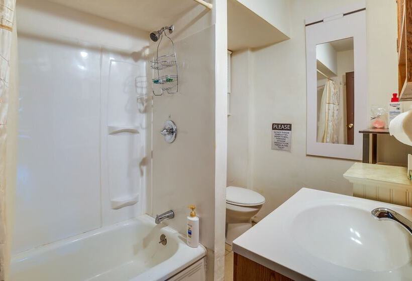 Pet Friendly Pittsburgh Home ~ 9 Mi To Downtown!