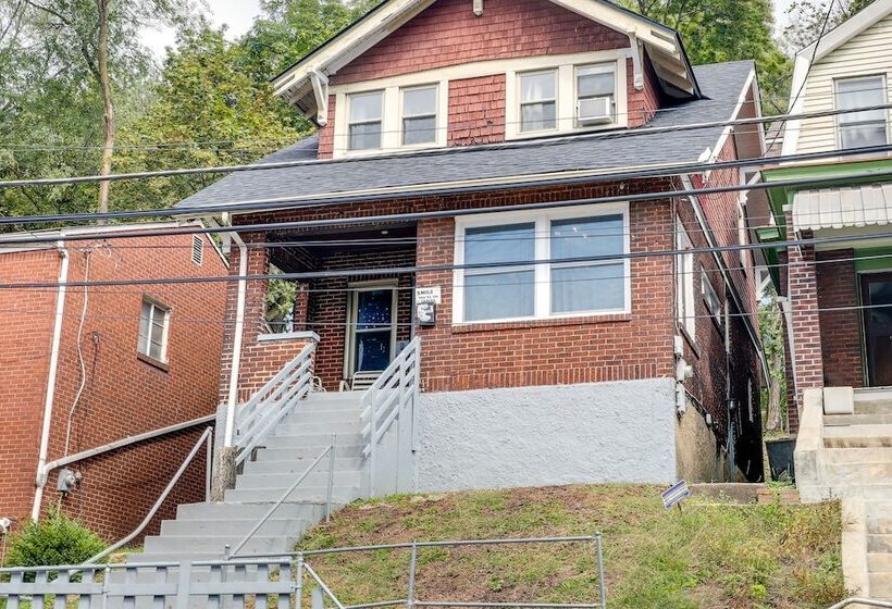 Pet Friendly Pittsburgh Home ~ 9 Mi To Downtown!