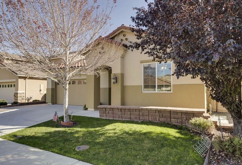 Reno Home ~ 7 Mi To Reno Sparks Convention Center!