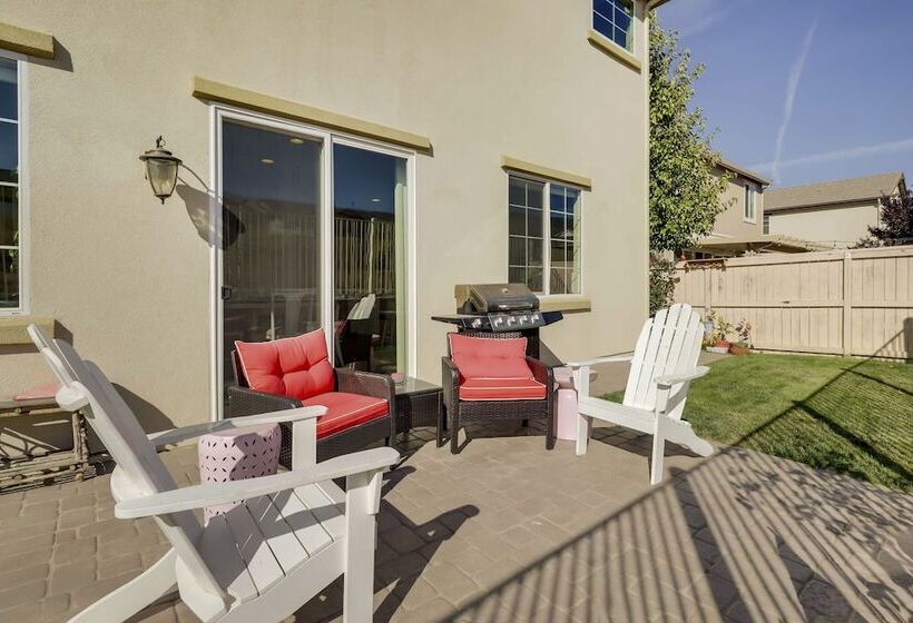 Reno Home ~ 7 Mi To Reno Sparks Convention Center!