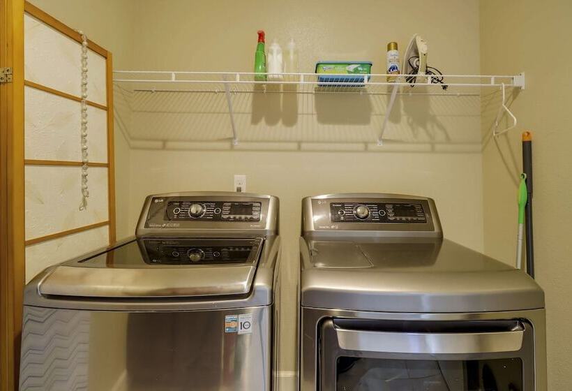 Reno Home ~ 7 Mi To Reno Sparks Convention Center!