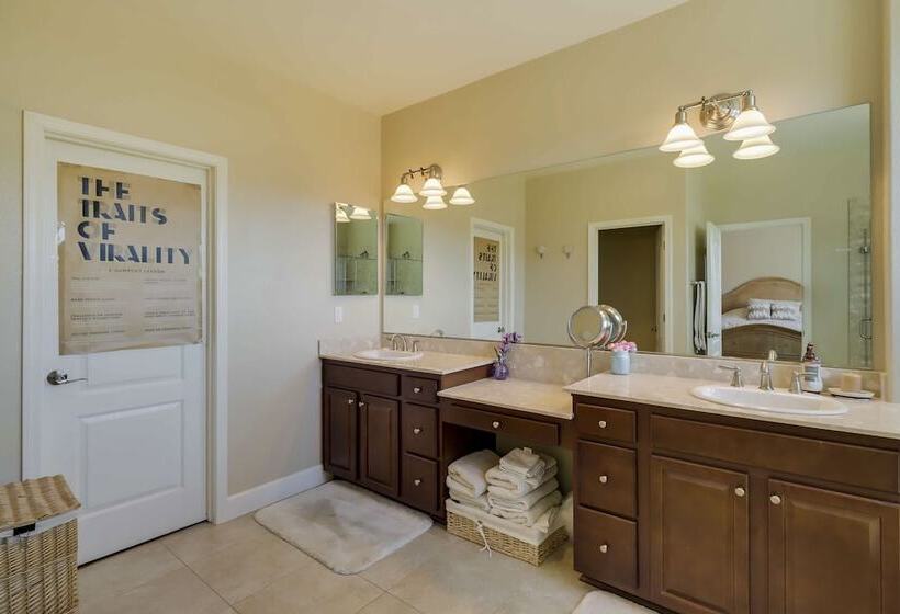 Reno Home ~ 7 Mi To Reno Sparks Convention Center!