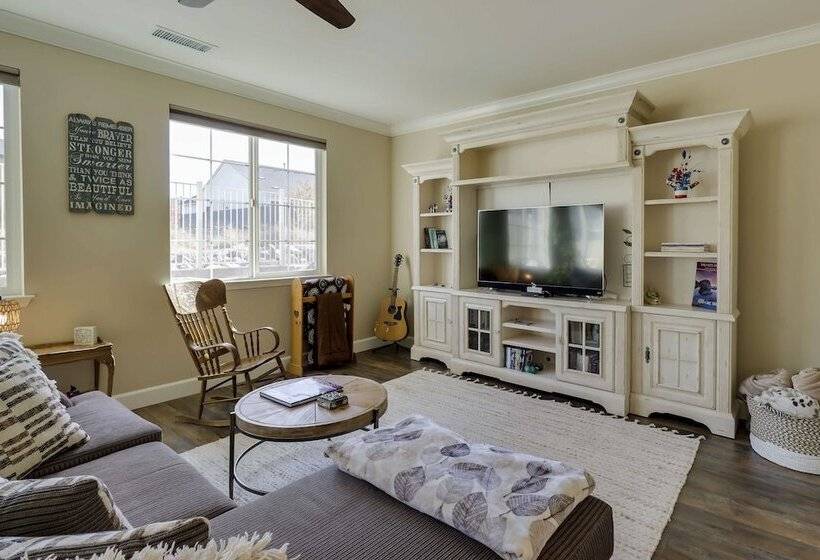 Reno Home ~ 7 Mi To Reno Sparks Convention Center!