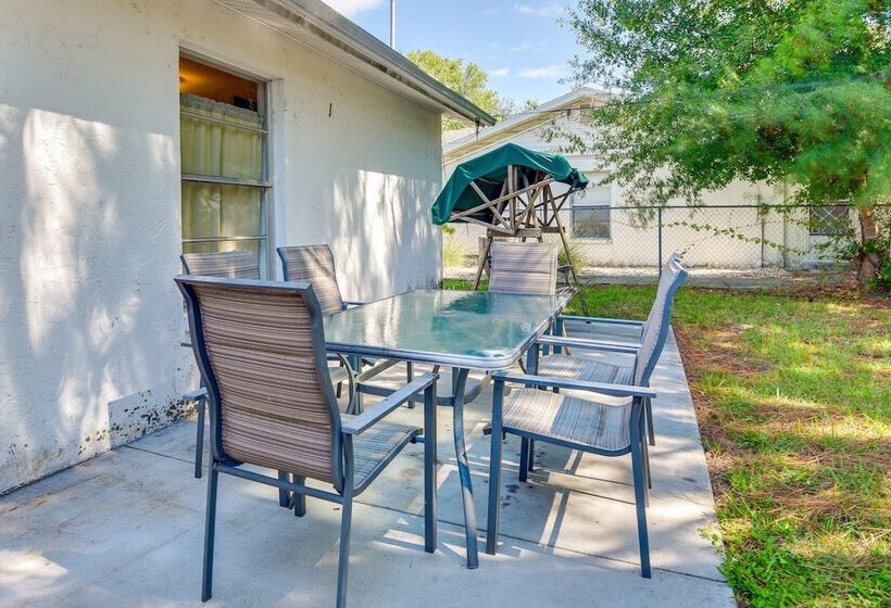 Pet Friendly Sarasota Home: 2 Mi To Bayfront Park!