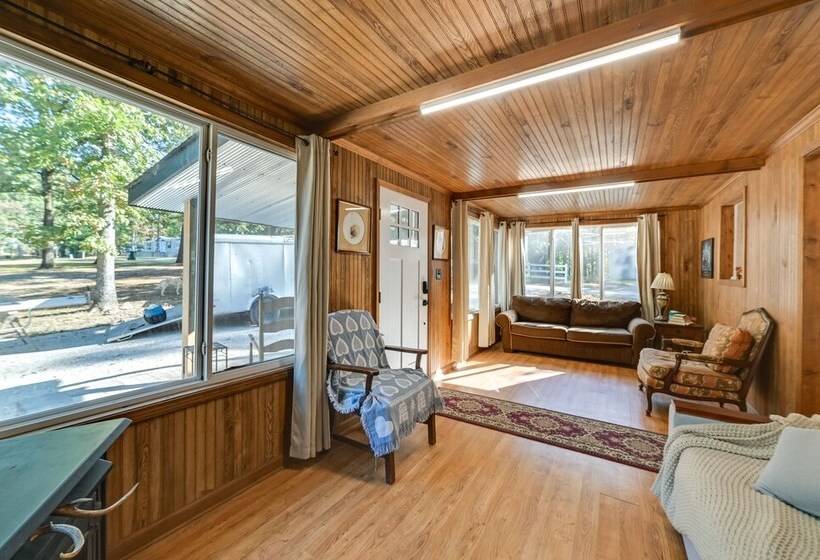 Pet Friendly Springville Cabin Near Kentucky Lake!