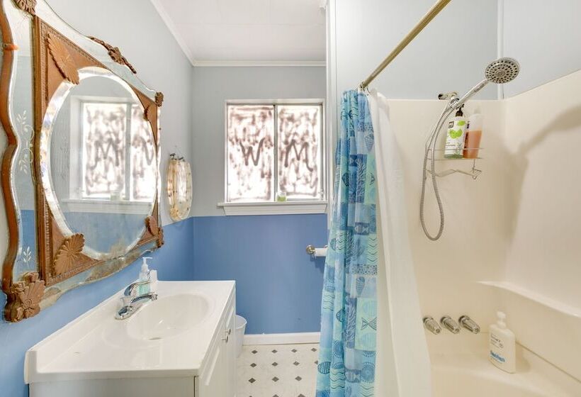 Pet Friendly St Bernard Home Near Fishing!