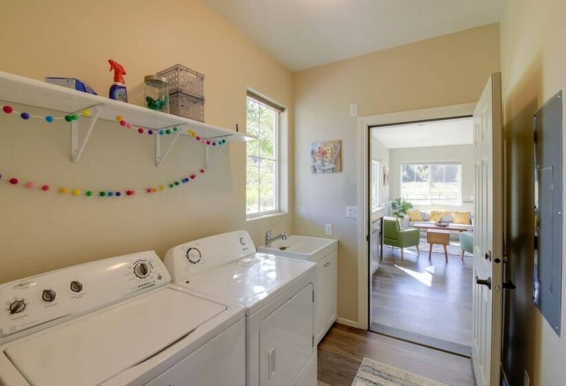 Pet Friendly Stevensville Home W/ Mountain Views!