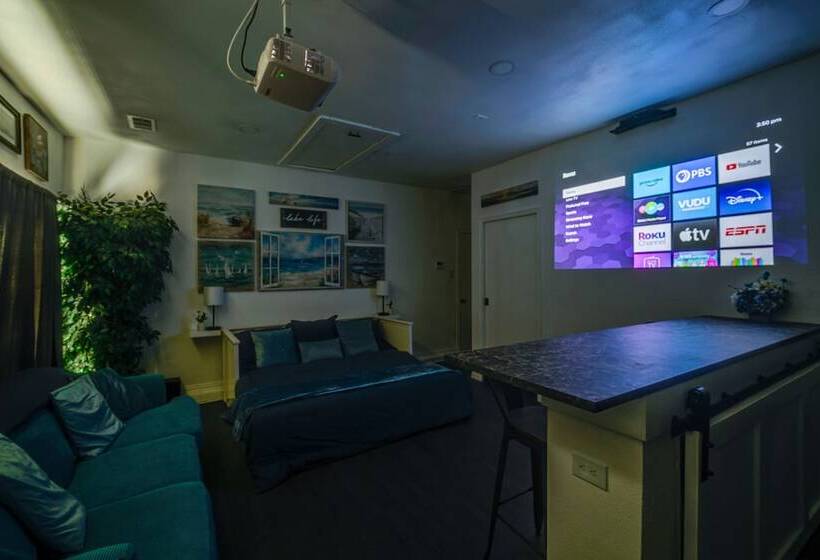 Walk To Lewisville Lake: Pet Friendly Texas Abode!