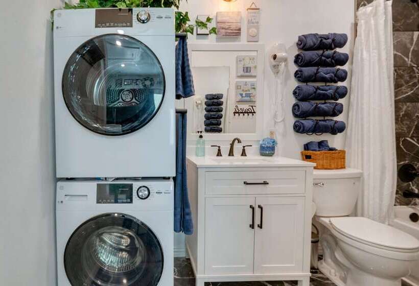 Walk To Lewisville Lake: Pet Friendly Texas Abode!