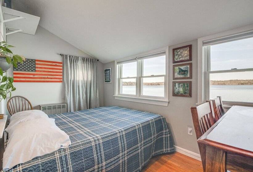 Quiet Plymouth Cottage On Great South Pond!