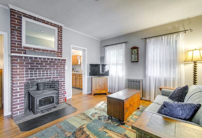 Quiet Plymouth Cottage On Great South Pond!