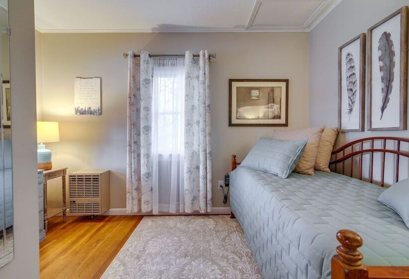 Quiet Plymouth Cottage On Great South Pond!