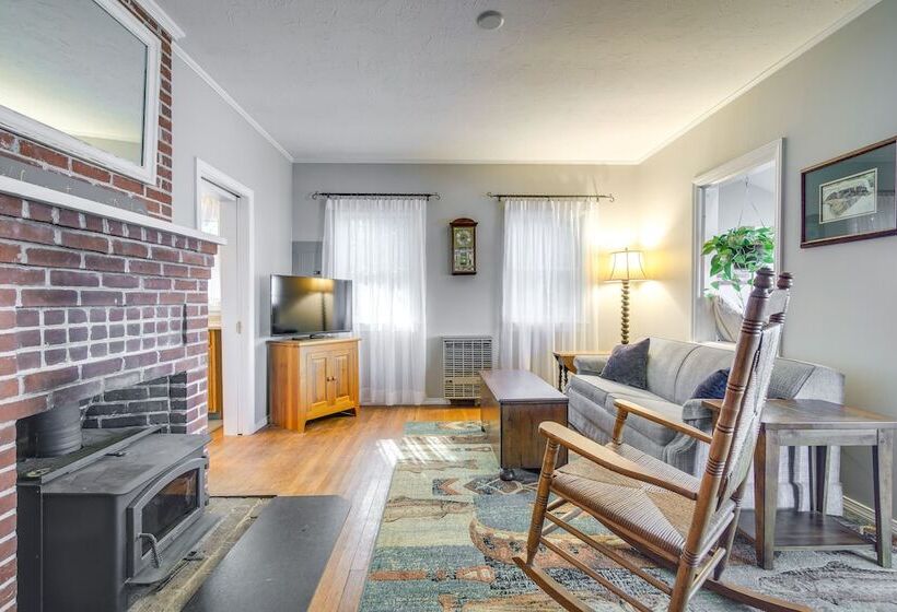 Quiet Plymouth Cottage On Great South Pond!