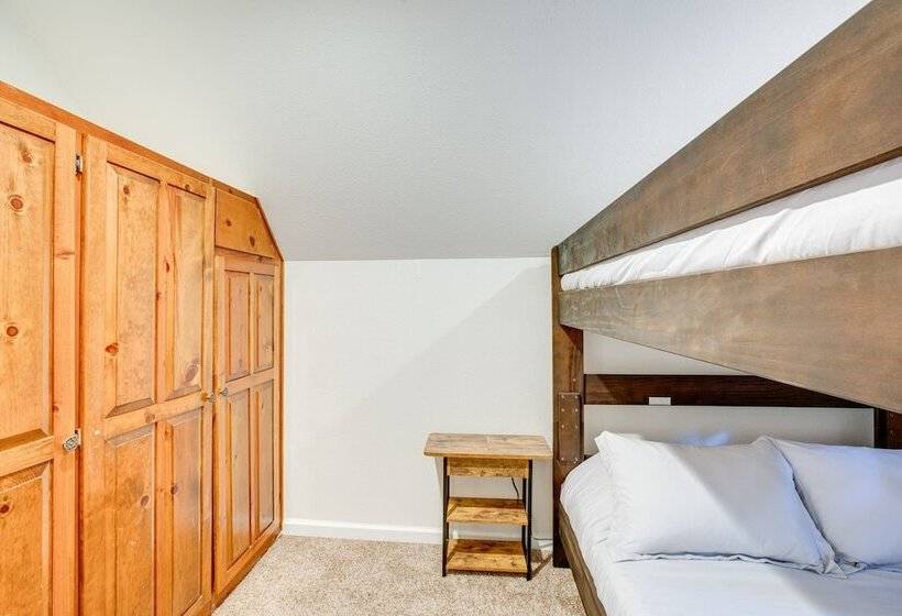 Pollock Pines Cabin: Game Room W/ A/c & Heat!