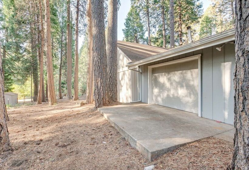 Pollock Pines Cabin: Game Room W/ A/c & Heat!