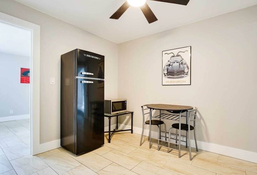 1 Mi To Pompano Beach: Home W/ Patio & Pool!