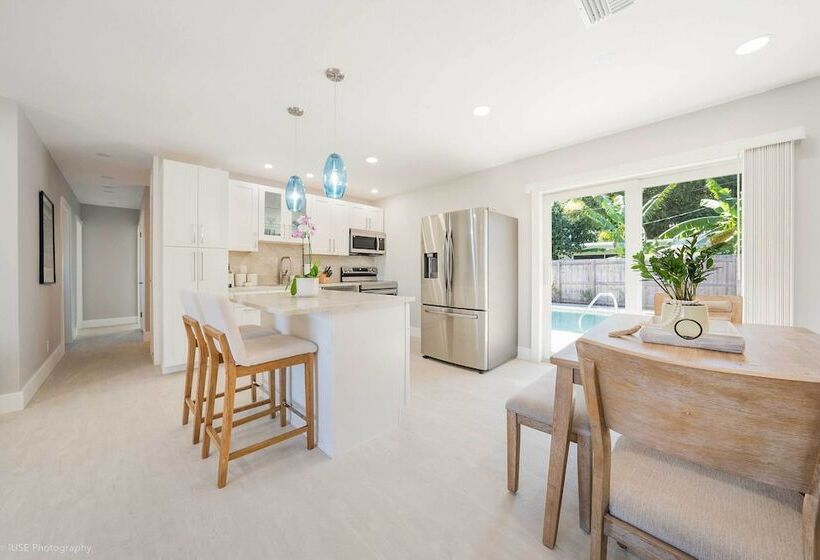 1 Mi To Pompano Beach: Home W/ Patio & Pool!