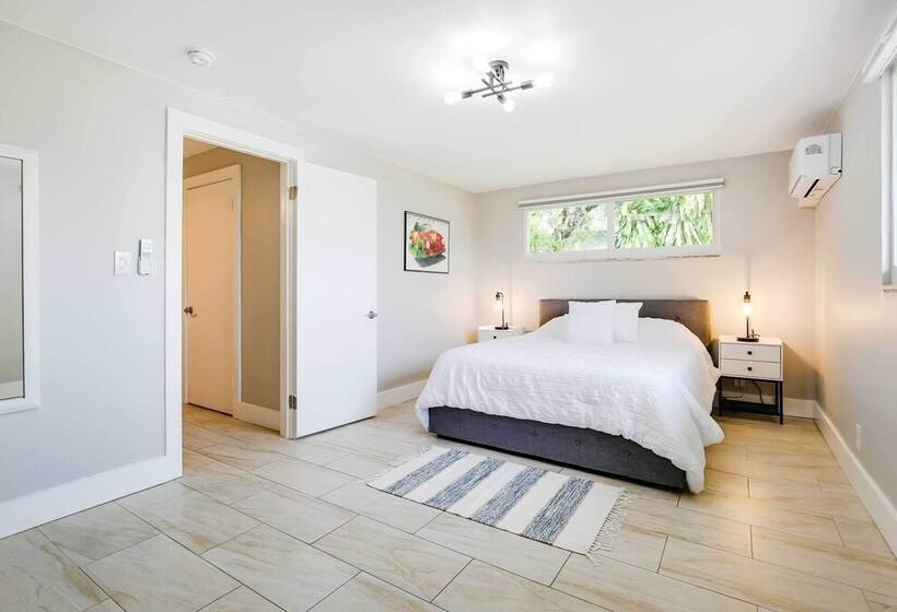 1 Mi To Pompano Beach: Home W/ Patio & Pool!