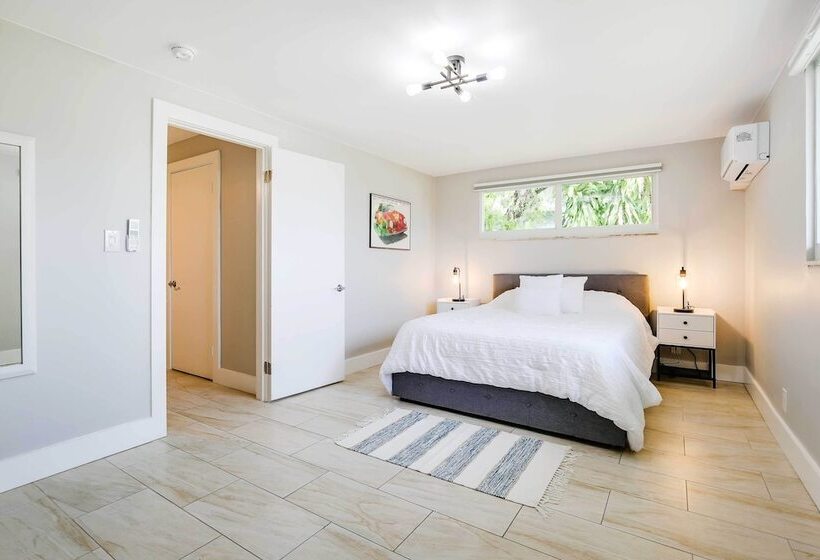 1 Mi To Pompano Beach: Home W/ Patio & Pool!