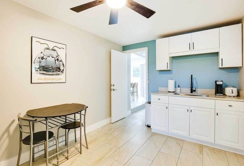 1 Mi To Pompano Beach: Home W/ Patio & Pool!