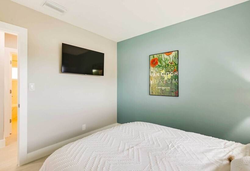 1 Mi To Pompano Beach: Home W/ Patio & Pool!