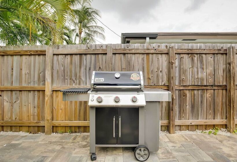 1 Mi To Pompano Beach: Home W/ Patio & Pool!