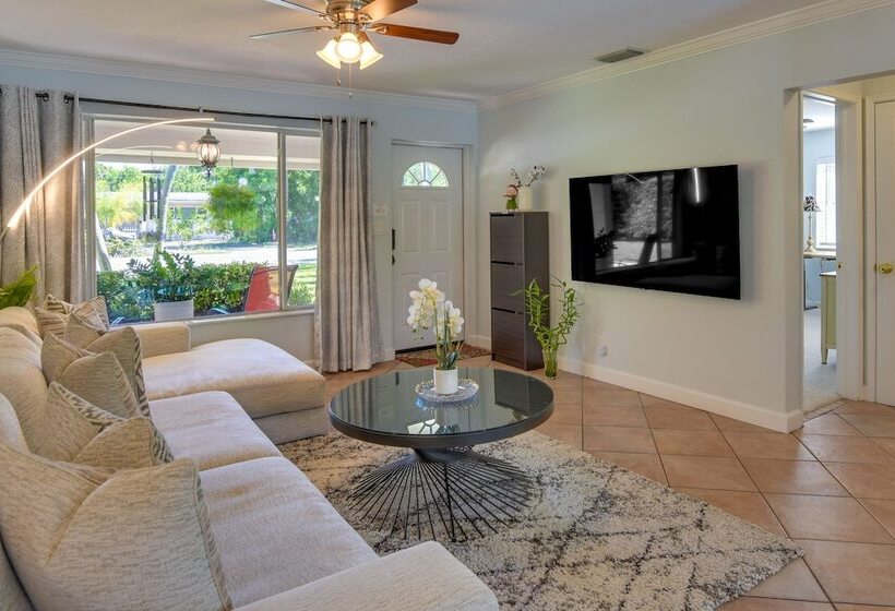 Pompano Beach Retreat W/ Backyard Oasis!