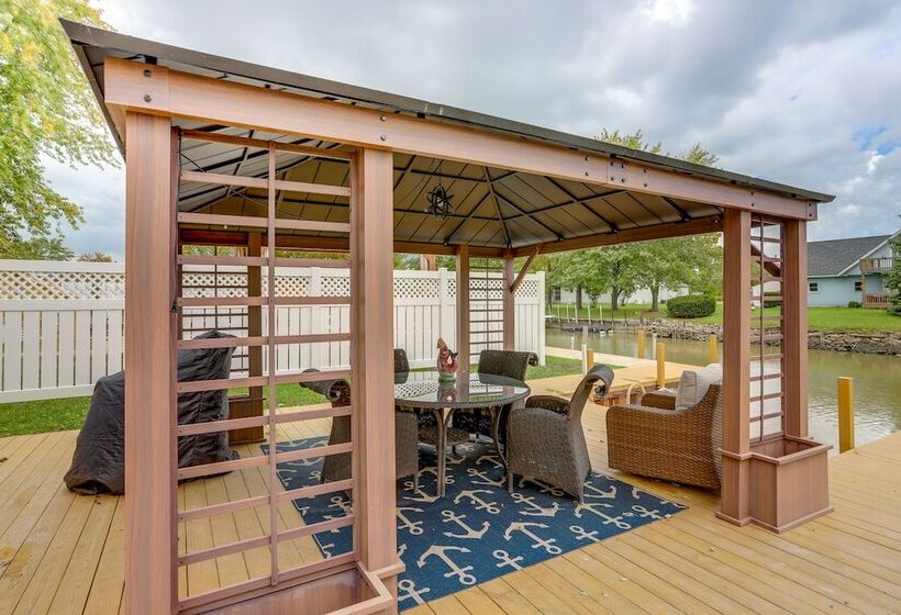 Port Clinton Home W/ Private Dock + Gazebo!