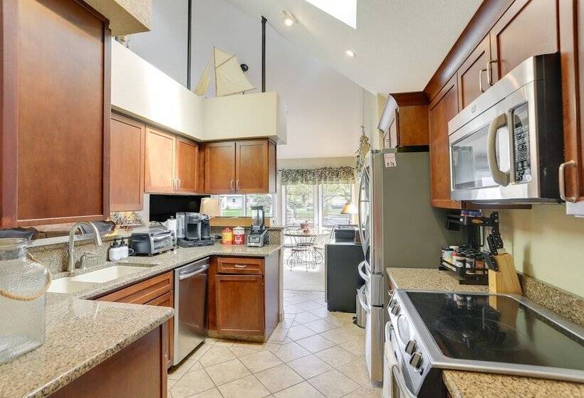 Port Clinton Home W/ Private Dock + Gazebo!