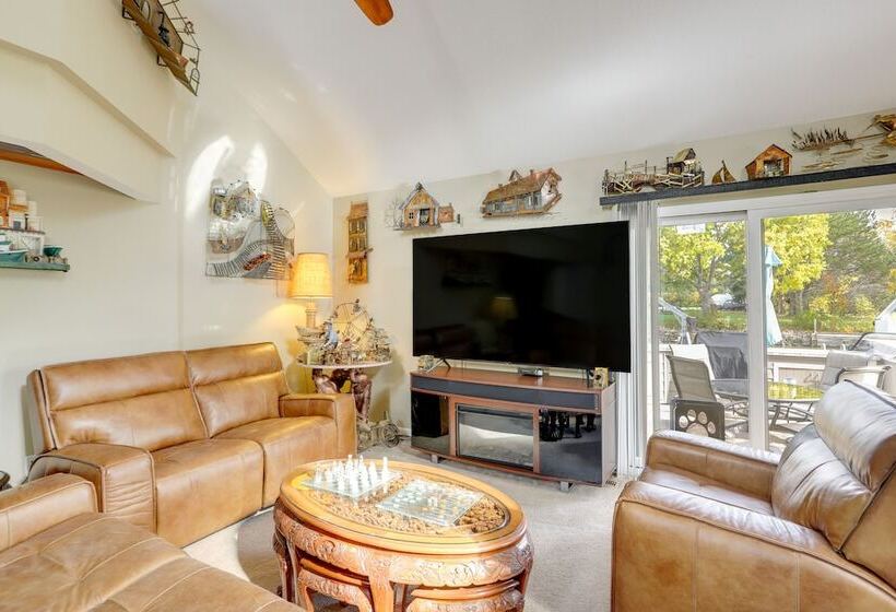 Port Clinton Home W/ Private Dock + Gazebo!
