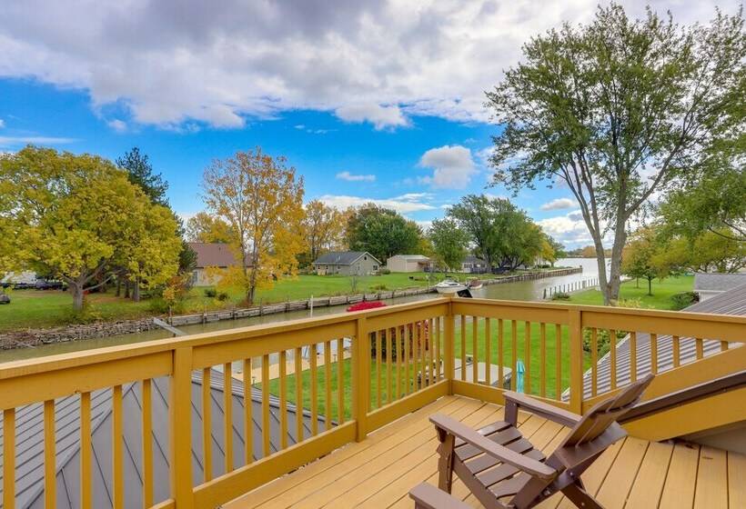 Port Clinton Home W/ Private Dock + Gazebo!