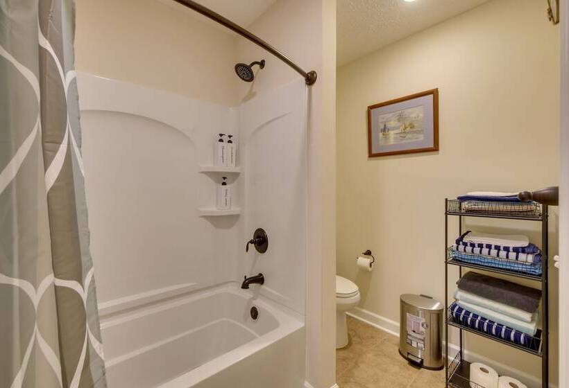 Port Clinton Retreat W/ Lake Access & Dock!