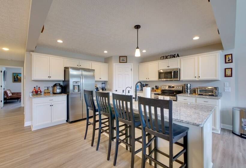 Port Clinton Retreat W/ Lake Access & Dock!