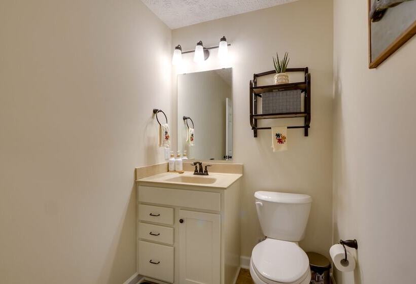 Port Clinton Retreat W/ Lake Access & Dock!