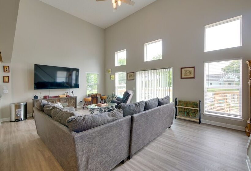 Port Clinton Retreat W/ Lake Access & Dock!